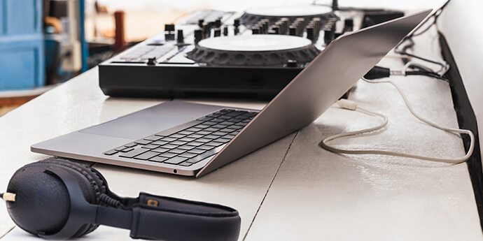 8 Best laptop for DJs 2022:  Best Laptops for Music Production