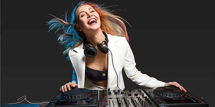 UPGRADE YOUR BEST DJ HEADPHONES AND PICK THE ONE THAT SUITS YOUR NEED