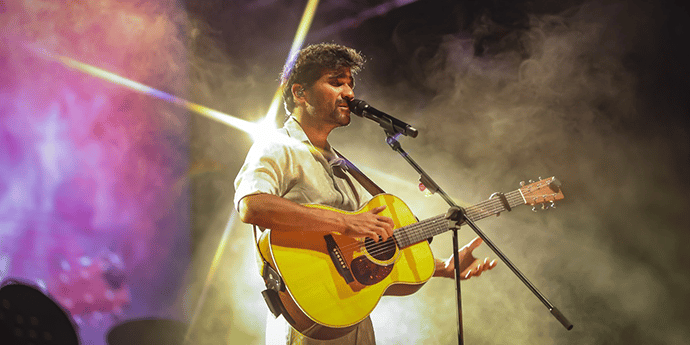Prateek Kuhad leaves Mumbaikars mesmerized with his performance at 'The Way That Lovers Do'