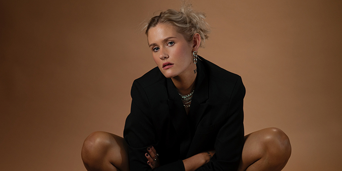 Lilly Ahlberg Unveils Captivating Single ‘Cold’ on Destructivo Records