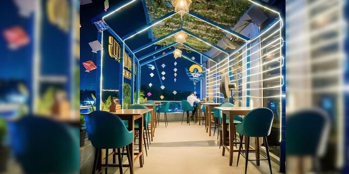Wing-Ding Pub and Café: Your Nightlife Oasis in Gardens Galleria